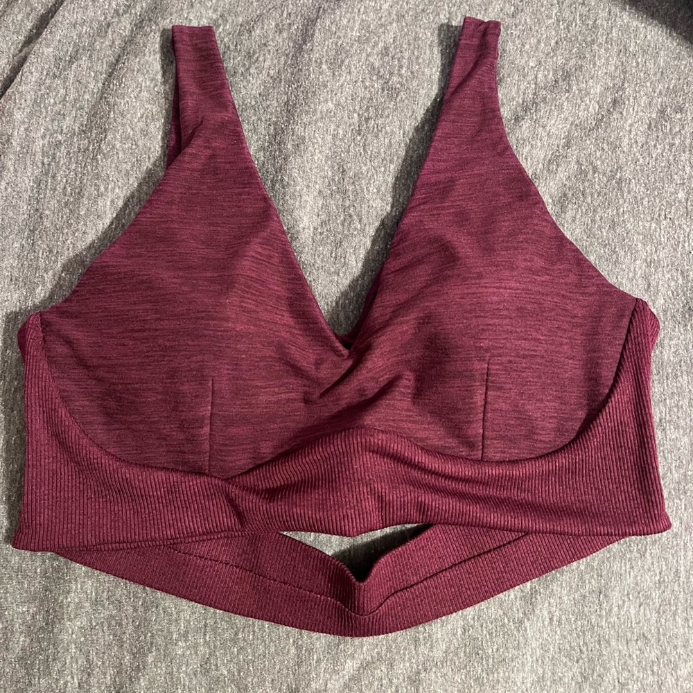 VS Cut Out Sports Bra